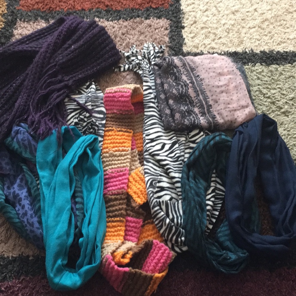 Scarf Bundle (9) Make an offer!!